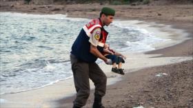 Fotos muestran otros niños sirios ahogados en el Mediterráneo 