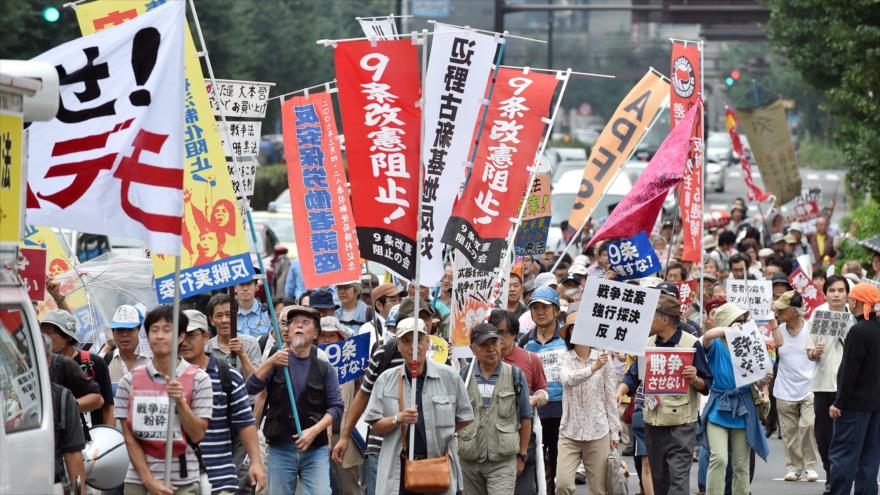 Los japoneses protestan en Tokio, capital nipona, en contra de la polémica modificación de las leyes de seguridad nacional. 06 de septiembre de 2015