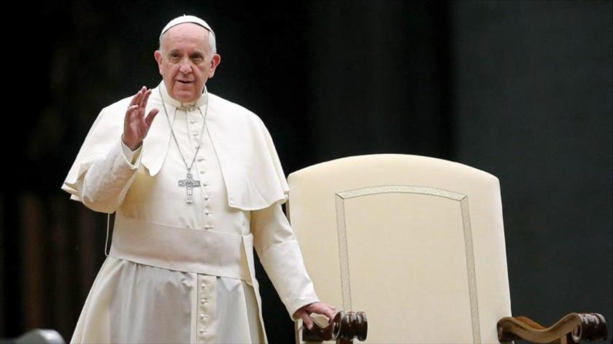 El Papa Francisco durante su intervención en la en la plaza San Pedro (Vaticano), 06 de septiembre de 2015.