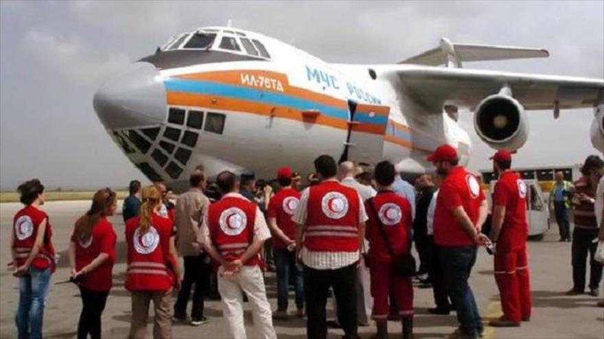 Un avión ruso cargado con ayuda humanitaria llega a la ciudad portuaria de Latakia, en noroeste de Siria.