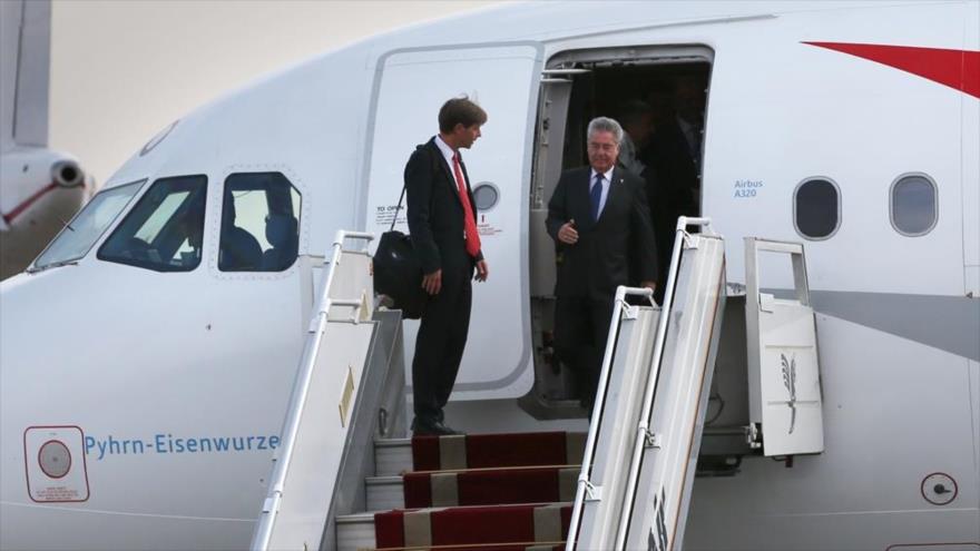 El presidente de Austria, Heinz Fischer, llega a Tehrán, capital iraní, para realizar una visita de tres días. 7 de septiembre de 2015