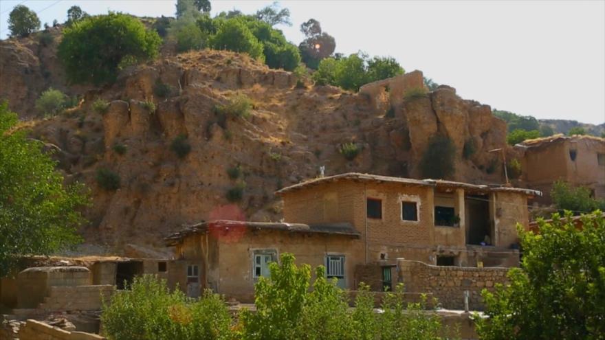 Irán - 1. La antigua ciudad de Teherán 2. Pueblo de Karyak 3. Feria de la alfombra 4. La ciudad de Varamin