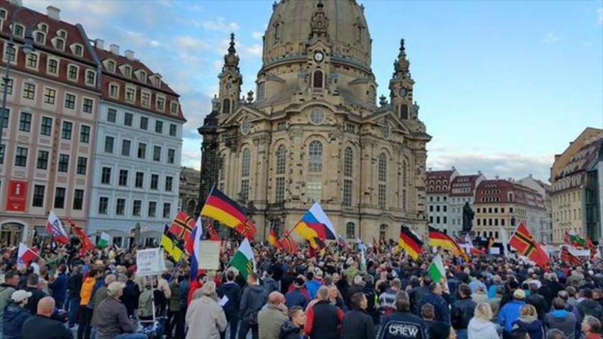 Marcha de partidarios de PEGIDA en la ciudad de Dresden, en protesta contra la llegada de refugiados a Alemania, 7 de septiembre de 2015