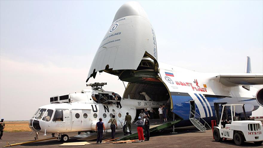Un avión de transporte militar ruso modelo Antonov An-124.