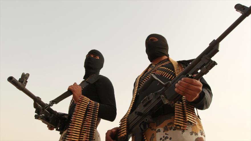 Dos miembros del grupo terrorista EIIL (Daesh, en árabe).