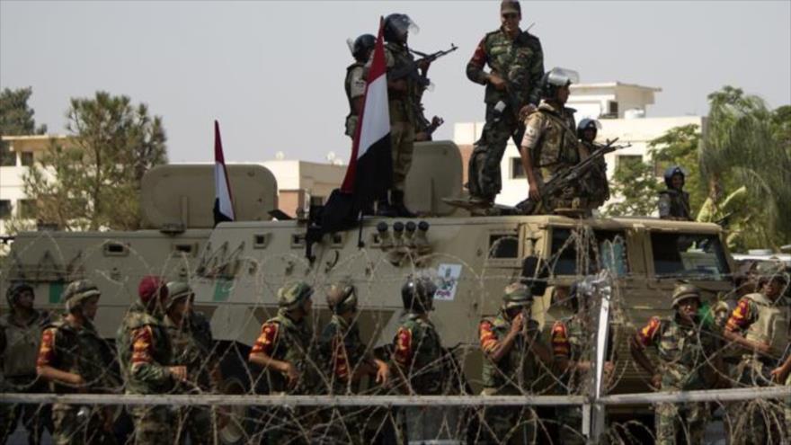 Fuerzas egipcias de Seguridad desplegadas en la ciudad de Beni Suef (norte)