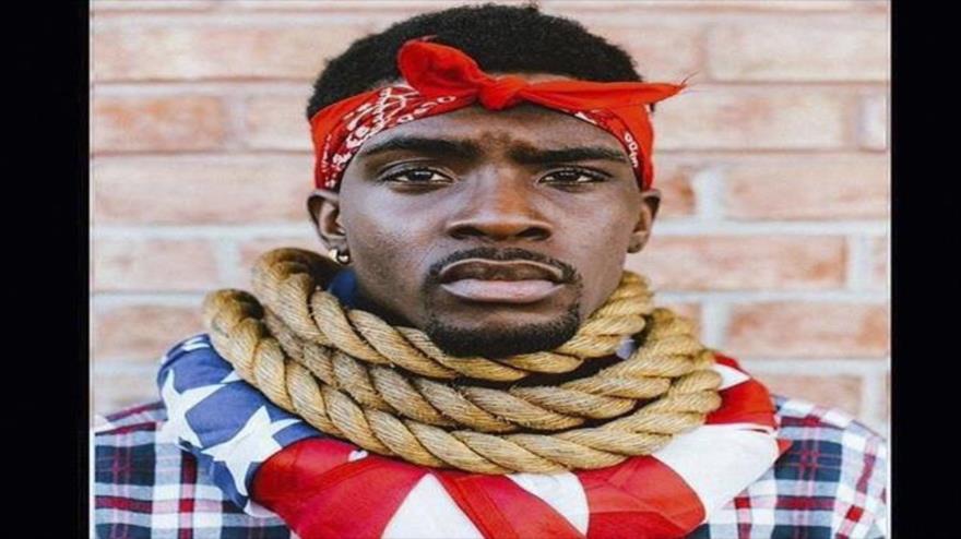 En esta foto se caracterizó como un “pandillero”.