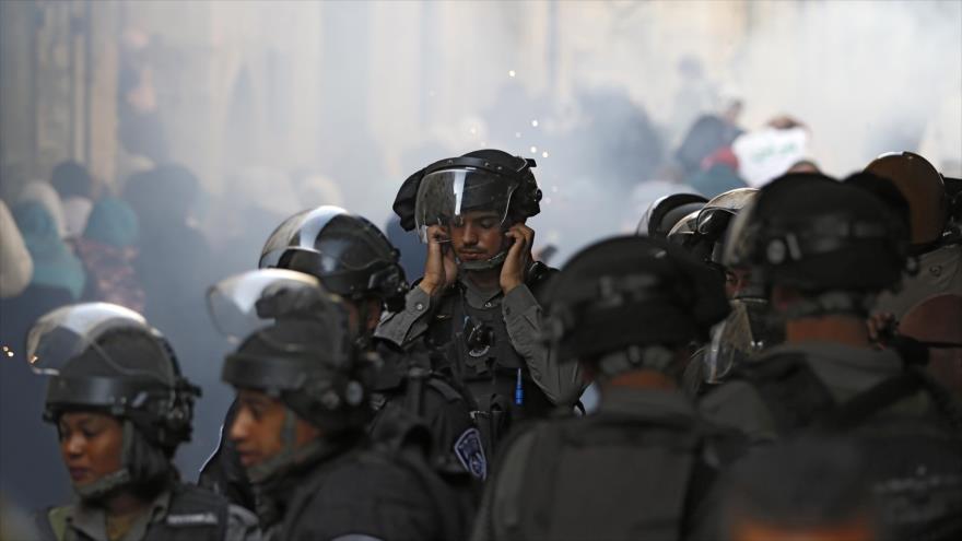 Las fuerzas militares del régimen israelí atacan al recinto de la la Mezquita Al-Aqsa, en Al-Quds (Jerusalén). 13 de septiembre de 2015