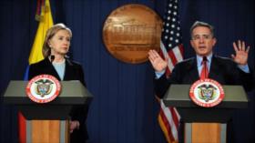 FBI: Correos de Clinton revelan vínculo de Uribe con paramilitares