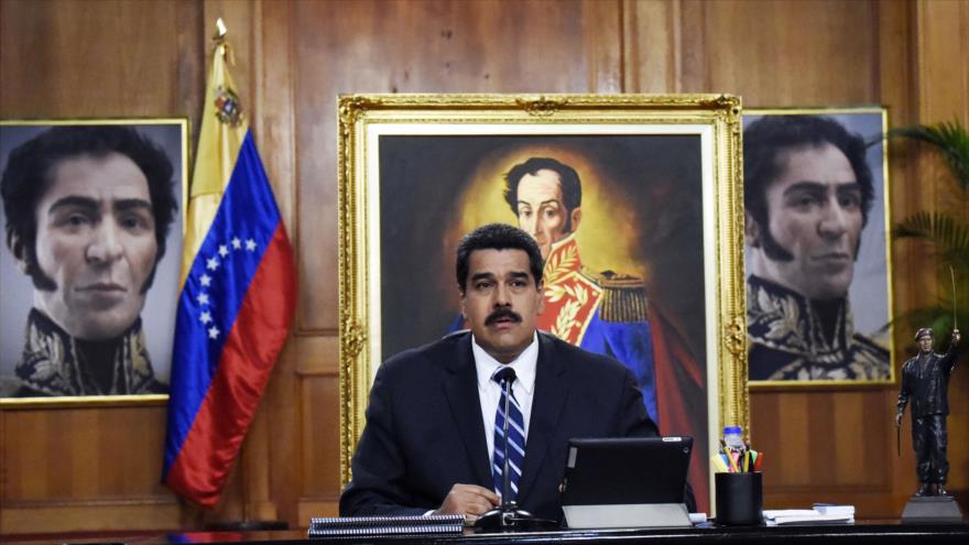 El presidente de Venezuela, Nicolás Maduro, habla durante una rueda de prensa en el Palacio Miraflores, en Caracas.