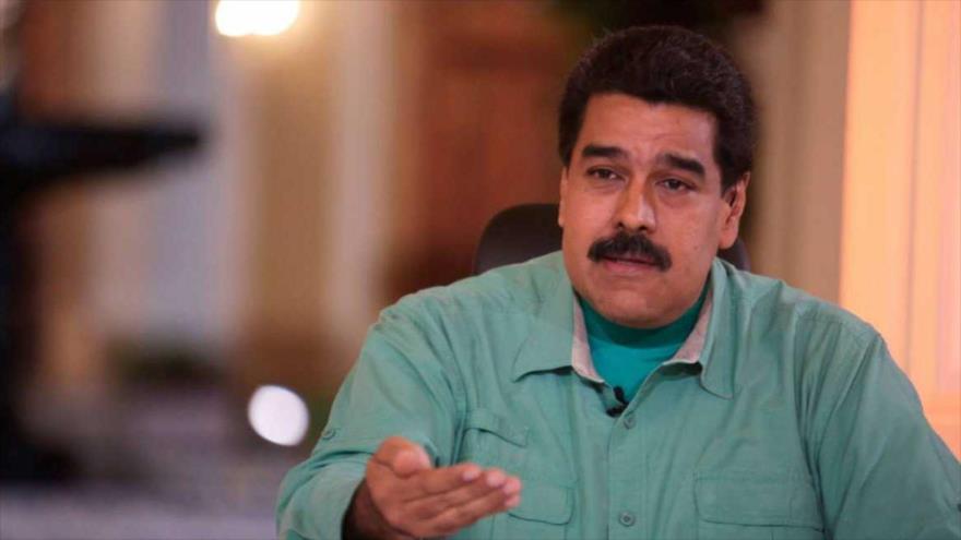 El presidente de Venezuela, Nicolás Maduro, participa en su programa de televisión ‘En Contacto con Maduro’, 15 de septiembre de 2015.