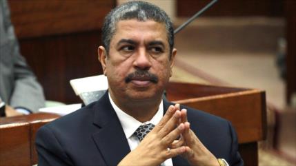 Expremier yemení llega a Adén para establecer una administración