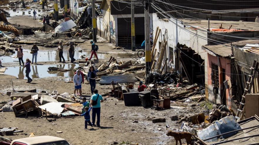 Daños causados por fuerte terremoto en el puerto de Coquimbo, Chile. 