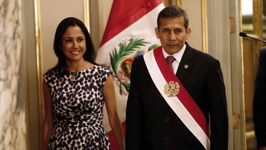 La primera dama de Perú, Nadine Heredia, junto a su marido, el presidente Ollanta Humala.