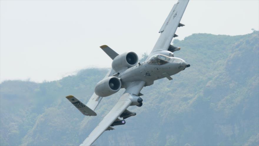 Un avión estadounidense A-10 Thunderbolt II 