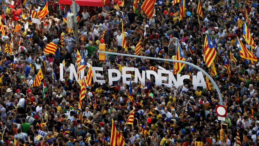 Una marcha de independentistas catalanes en Barcelona, noreste de España.