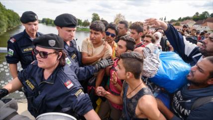 Austria bloquea frontera con Eslovenia ante miles de refugiados