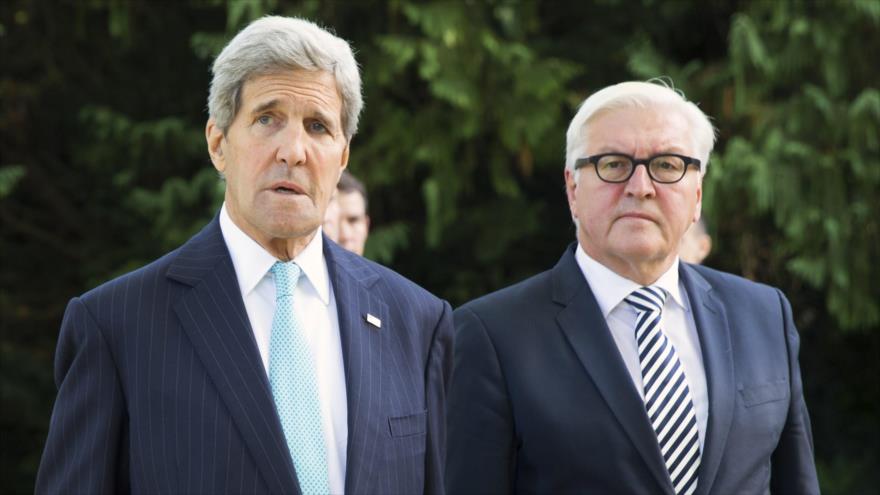 El secretario de Estado estadounidense, John Kerry (izda.), en Berlín junto a su homólogo alemán, Frank-Walter Steinmeier, 20 de septiembre de 2015.