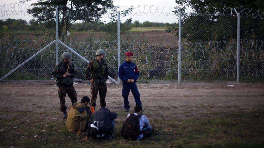 Hungría regula prácticas militares contra solicitantes de asilo