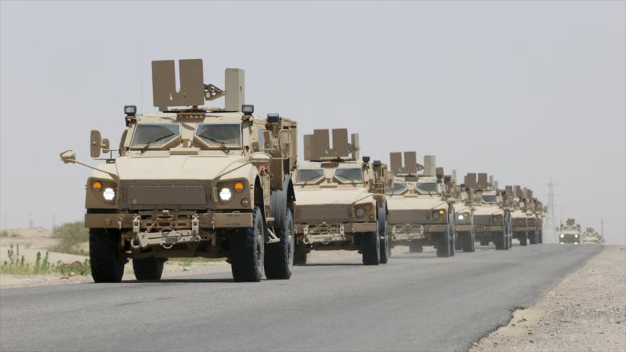 Tropas de Arabia Saudí marchan hacia la provincia central yemení de Marib.
