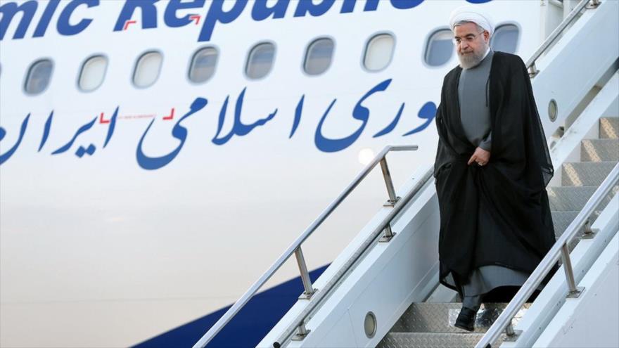 El presidente de Irán, Hasan Rohani, llega al Aeropuerto Internacional John F. Kennedy en Nueva York. 24 de septiembre de 2015
