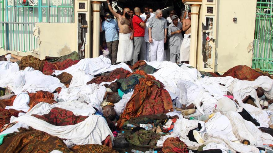 Cuerpos sin vida de los peregrinos en la estampida en Mina, situada cerca de La Meca.25 de septiembre de 2015