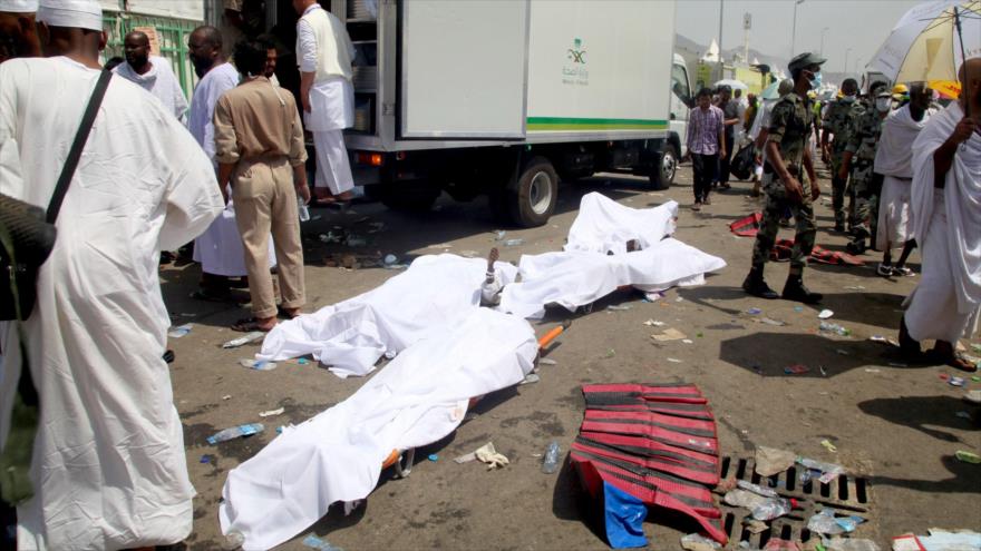 Cadáveres de las víctimas de la tragedia en Mina dispersos por el suelo.