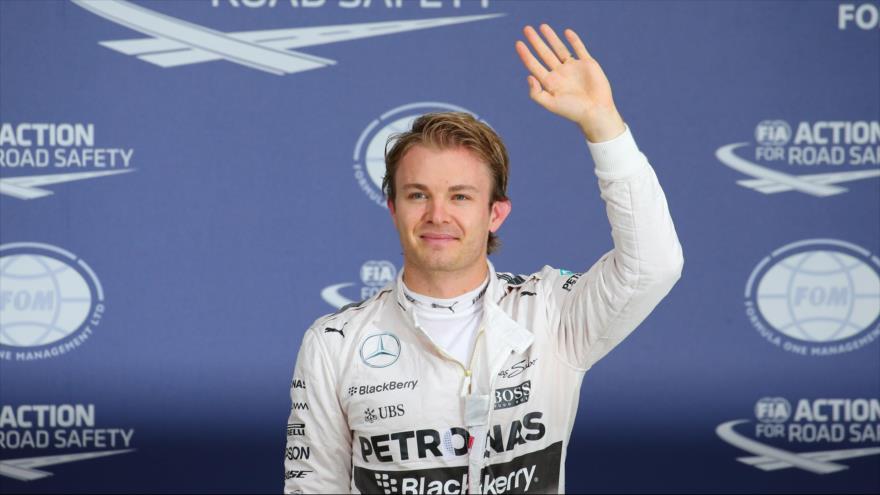 El alemán Nico Rosberg (Mercedes) tras conseguir la "pole position" en la clasificación del Gran Premio de Japón, en el circuito de Suzuka. 26 de septiembre de 2015