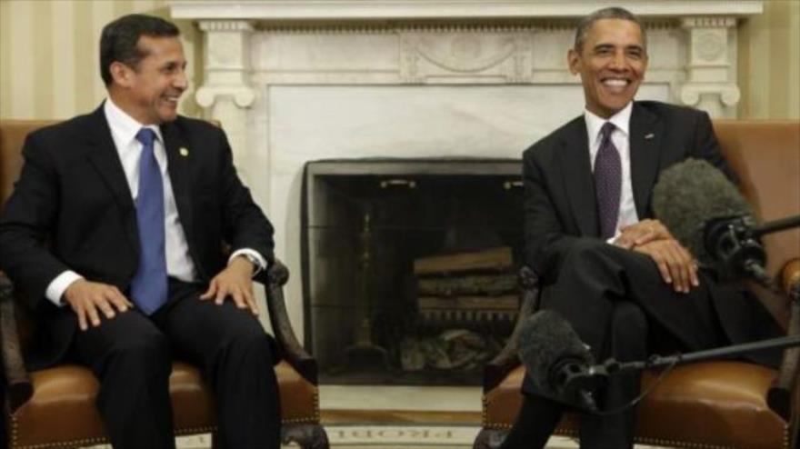 Presidente peruano, Ollanta Humala (izda.), y su homólogo estadounidense, Barack Obama.