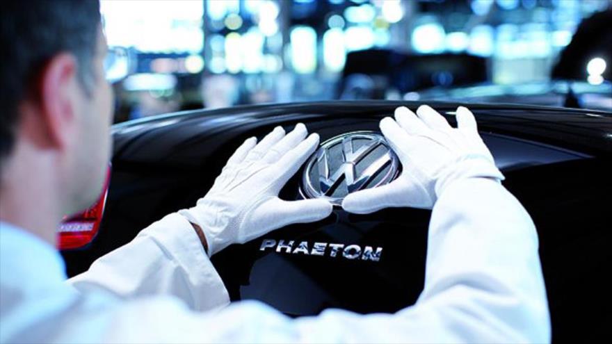 El fabricante de automóviles alemán Volkswagen.