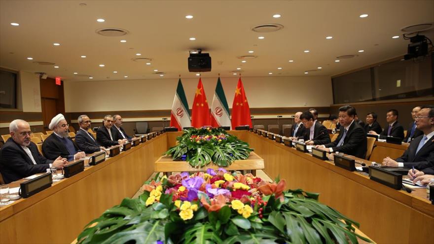 Las delegaciones de Irán y China, encabezadas por el presidente iraní, Hasan Rohani, y su homólogo chino, Xi Jinping, respectivamente, se reúnen en Nueva York. 28 de septiembre de 2015