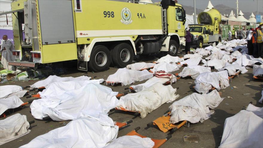 Cuerpos de peregrinos musulmanes fallecidos tras una estampida en Mina, a las afueras de la ciudad de La Meca. 24 de septiembre de 2015