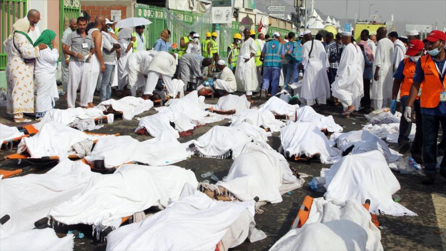 Cuerpos de peregrinos musulmanes fallecidos tras una estampida en Mina, a las afueras de la ciudad de La Meca. 24 de septiembre de 2015