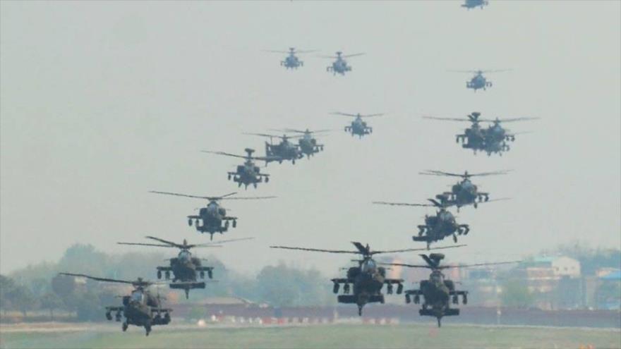Helicópteros Apache del Ejército estadounidense.
