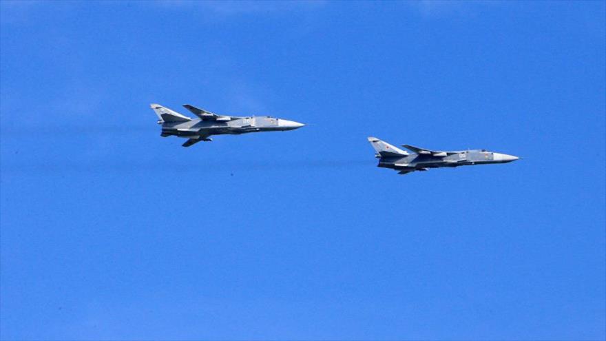 Cazas rusos tipo Su-24M, que participan en bombardeos contra posiciones de EIIL en Siria.