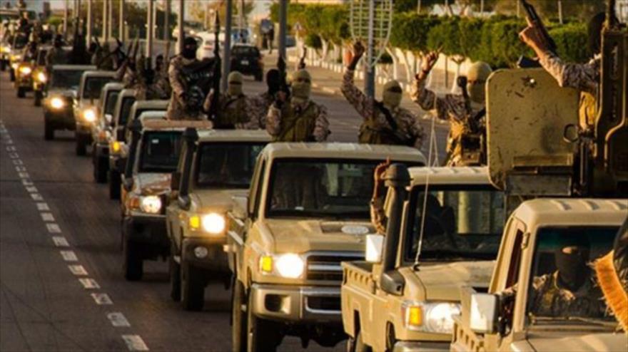 Los integrantes del grupo terrorista EIIL en la ciudad de Sirte, norte de Libia.