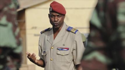 Se entrega a las autoridades general golpista de Burkina Faso