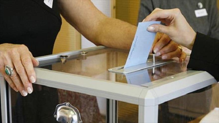 Una urna electoral en España.