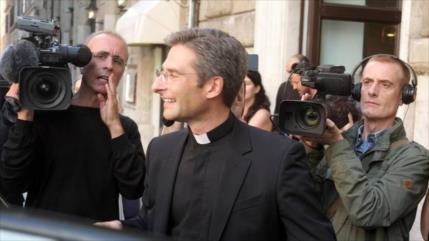 Vaticano expulsa a un sacerdote tras declararse gay