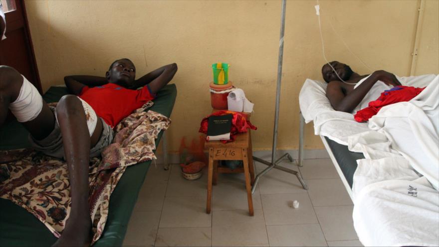 Dos hombres heridos en el hospital general de Bangui (capital centroafricana), 30 de septiembre de 2015.