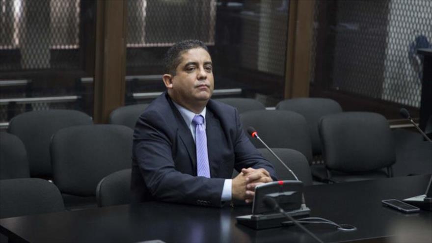 Juan Carlos Monzón, exsecretario privado de la exvicepresidenta Roxana Baldetti, durante su primera comparecencia ante el juzgado que tiene a su cargo el denominado caso ‘La Línea’. 5 de octubre de 2015.