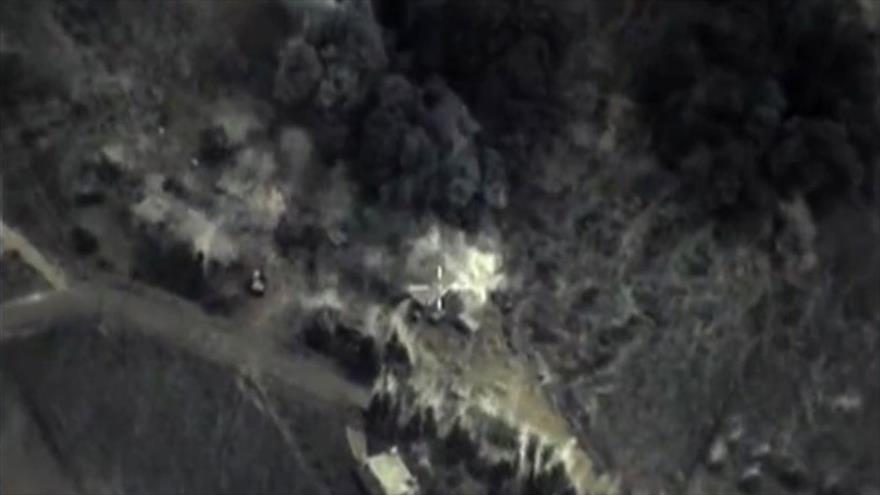 Un video divulgado por el Ministerio ruso de Defensa muestra los primeros ataques aéreos de Rusia contra posiciones del EIIL en Siria. 30 de septiembre de 2015.