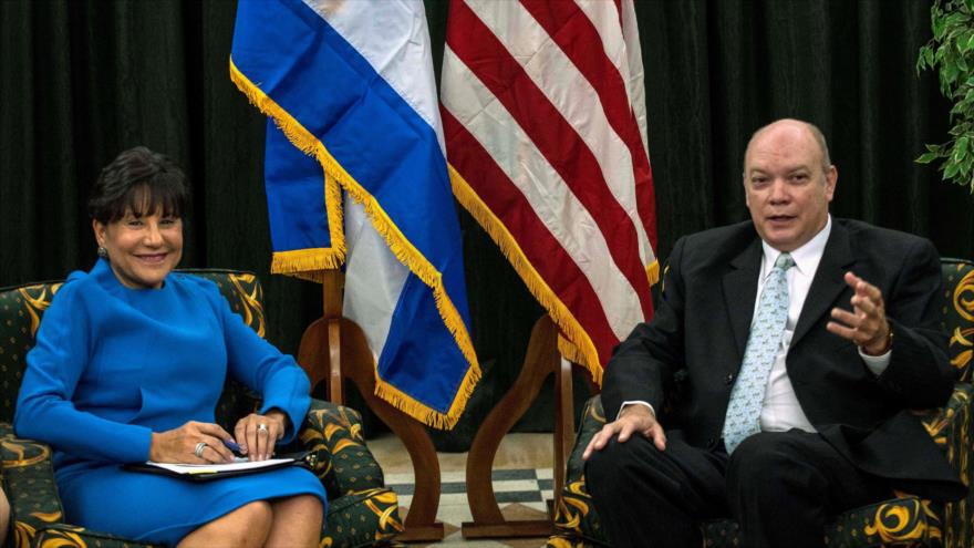 Penny Pritzker, la secretaria de Comercio de EE.UU., se reúne en Cuba, en la ciudad capitalina de La Haban, con su par cubano Rodrigo Malmierca, 07 de octubre de 2015