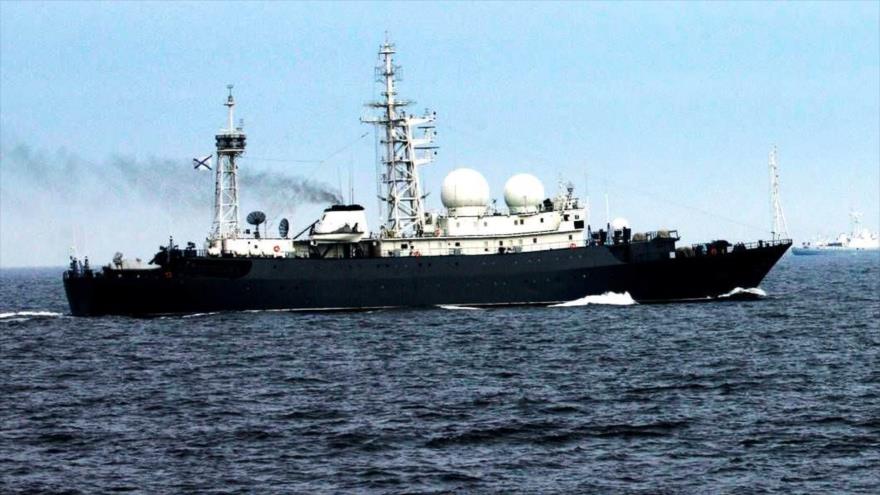 El buque de reconocimiento y espionaje Vasily Nikitich Tatishchev (SSV-231) de la Flota del Báltico de Rusia.