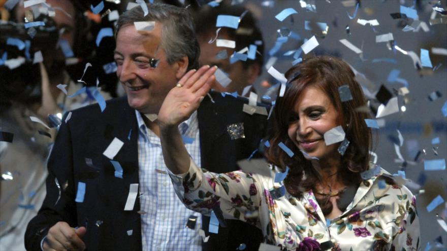 Cristina Fernández de Kirchner, la presidenta de Argentina, y su esposo fallecido Néstor Kirchner. 