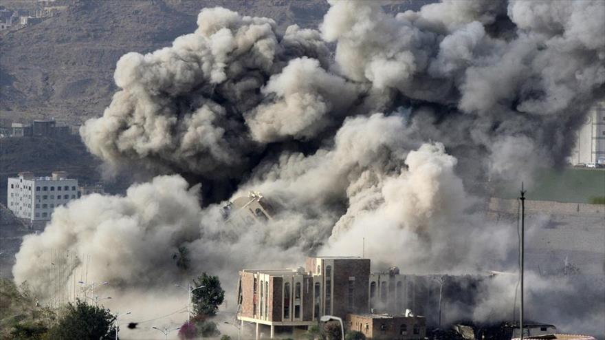 Un ataque aéreo llevado a cabo por cazabombarderos saudíes en la provincia yemení de Taiz.