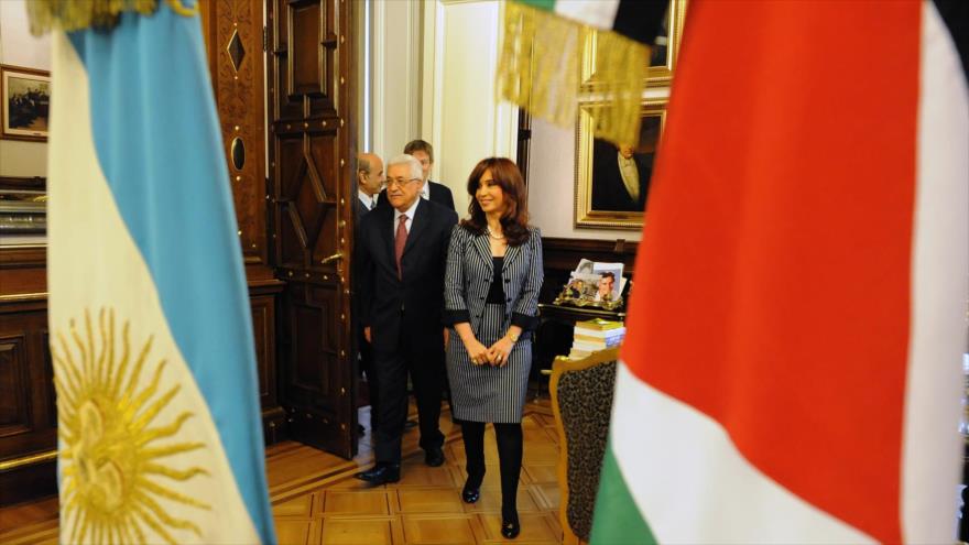 El presidente del Estado palestino, Mahmud Abás, y su homóloga argentina, Cristina Fernández de Kirchner.