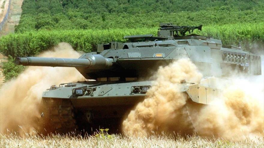 Carro de Combate Leopard 2E, como los comprados por Arabia Saudí. 