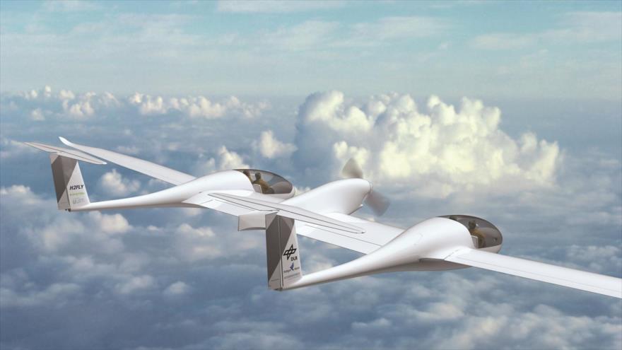 Centro aeroespacial alemán (DLR) presenta su avión de 4 pasajeros HY4, propulsado por hidrógeno. 