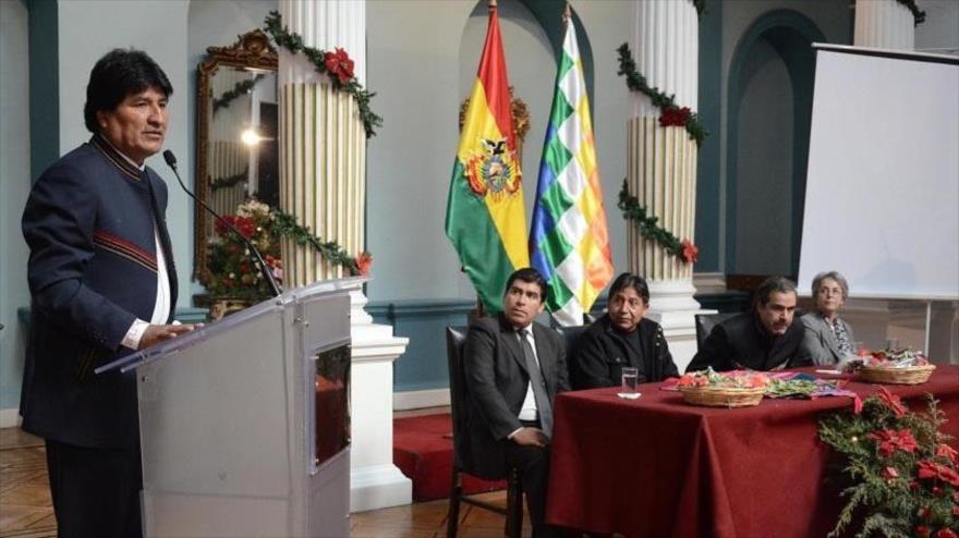 El presidente de Bolivia, Evo Morales, durante su discurso en la inauguración de la VI reunión con embajadores de su país en el mundo, en La Paz, capital boliviana. 14 de octubre de 2015